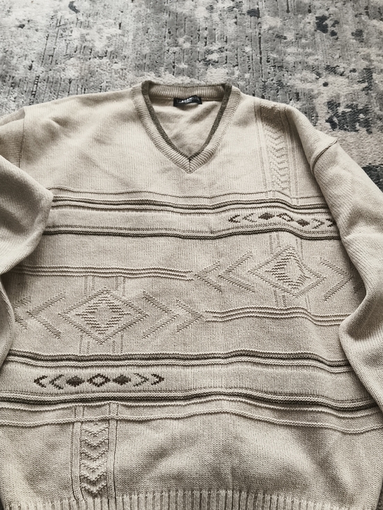 Other - Men's Beige V-Neck Patterned Sweater
